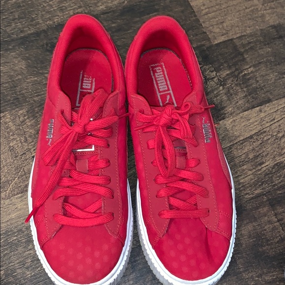 Barley used, red texture puma sneakers - Picture 3 of 5